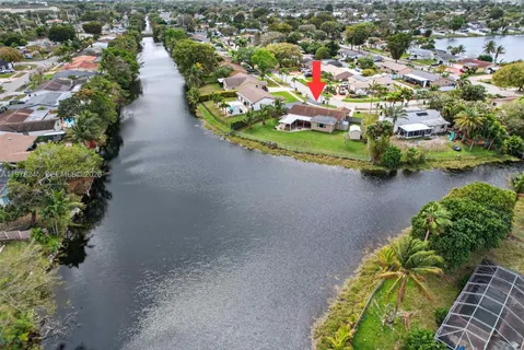 $575,000 | 9291 Northwest 11th Court, Pembroke Pines, FL 33024