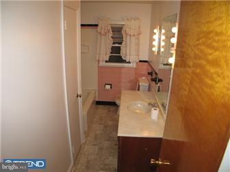 300 West Christine Road Nottingham, PA 19362 - Photo 9 of 12 Bathroom