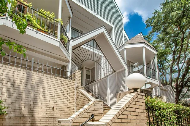 $1,295 | 1010 Allen Street, Unit 229, Dallas, TX 75204