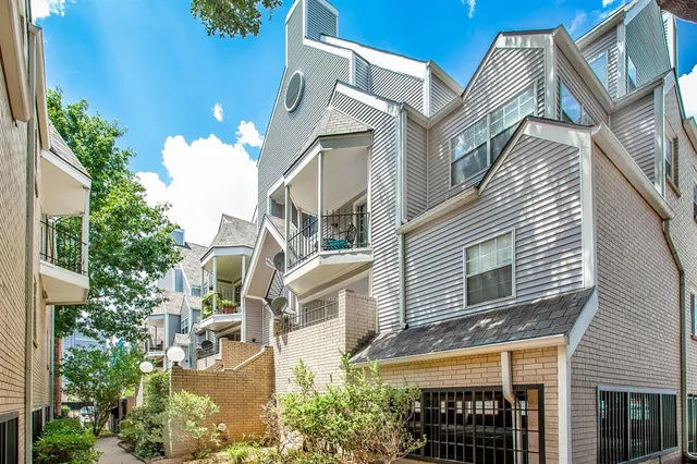 $1,295 | 1010 Allen Street, Unit 229, Dallas, TX 75204