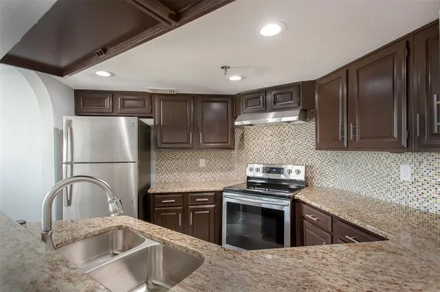 $1,295 | 1010 Allen Street, Unit 229, Dallas, TX 75204