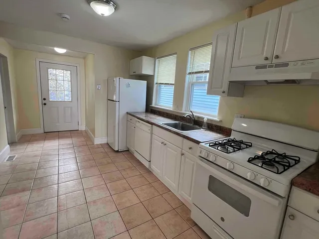 $2,400 | 15 Avon Street, Unit 1, Revere, MA 02151