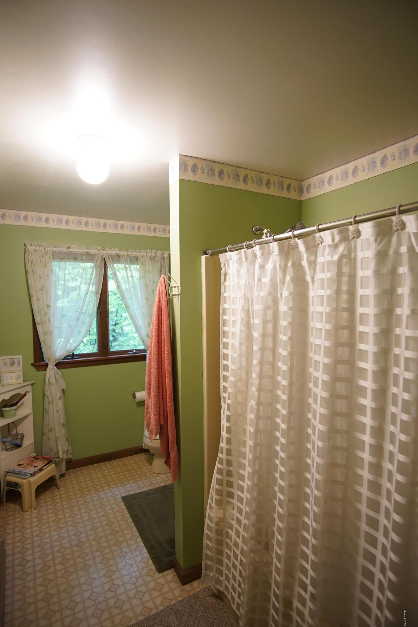 181 Tanager Road Lackawaxen, PA 18435 - Photo 24 of 29 Bathroom