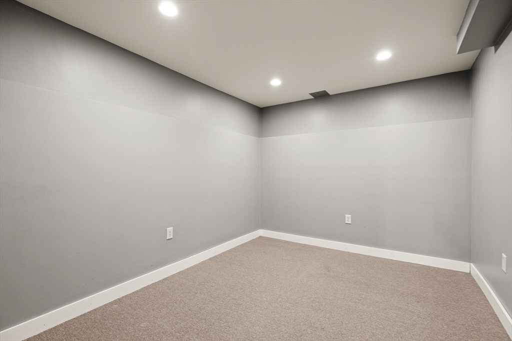 1 Stouffer Circle Andover, MA 01810 - Photo 35 of 42