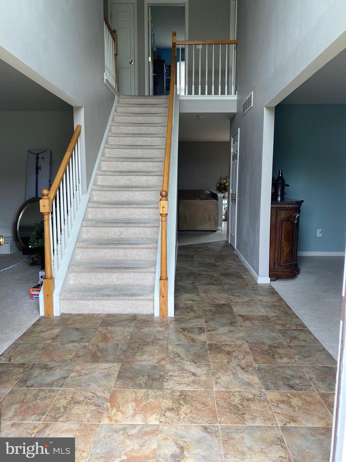 515 West Reeser Street Leesport, PA 19533 - Photo 5 of 39 Foyer