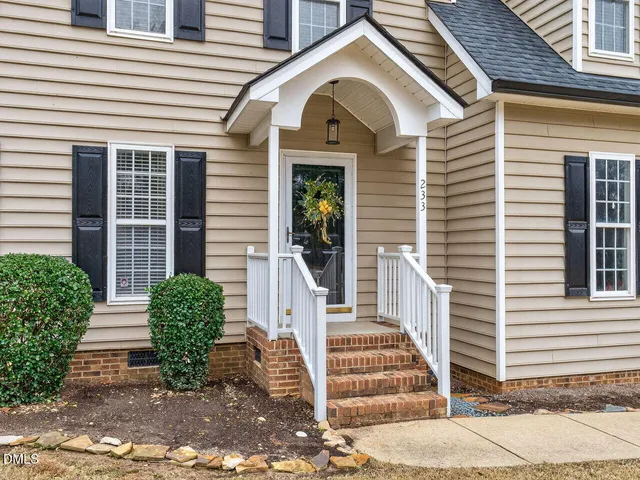 $2,100 | 233 Harvester Drive, Holly Springs, NC 27540