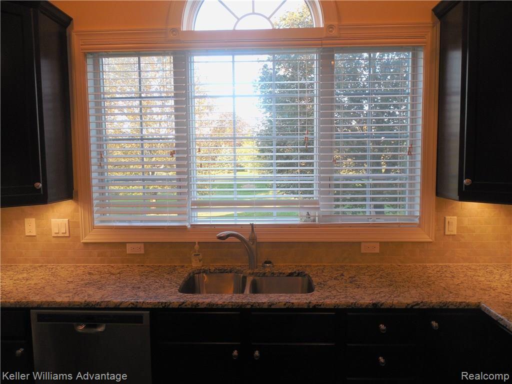24798 Acorn Trail Novi, MI 48374 - Photo 17 of 49