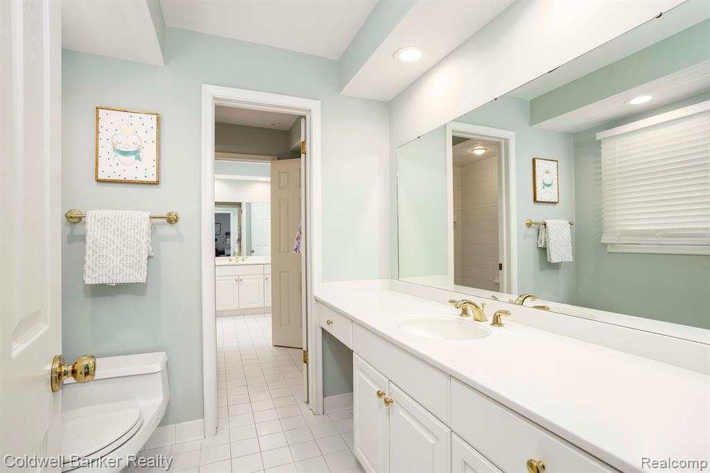47 Stonehurst Road Grosse Pointe Shores, MI 48236 - Photo 34 of 53