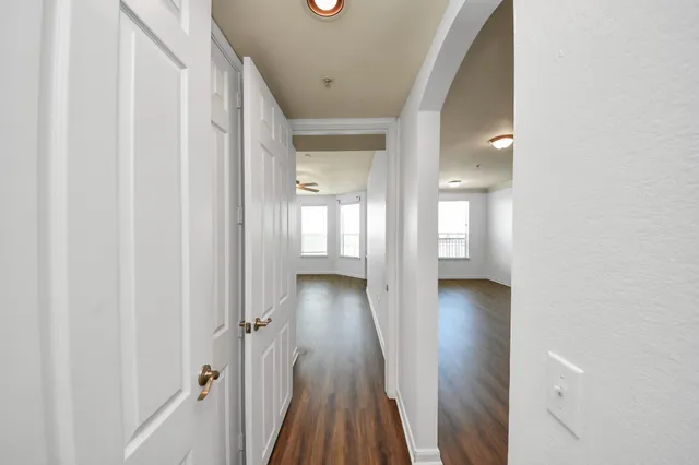 $1,190 | 7575 Kirby Drive, Unit 3403, Houston, TX 77030