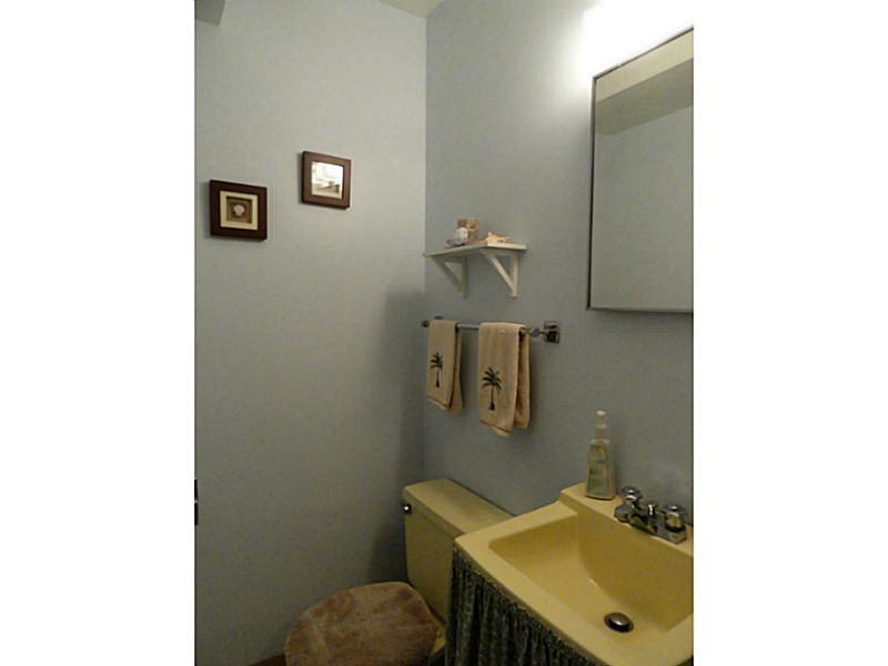 104 Kingsdale Road Churchill, PA 15221 - Photo 20 of 24 Partial Bath.