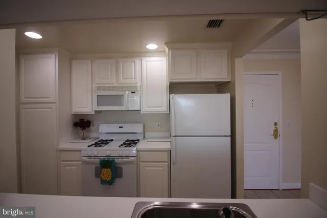 $659,000 | 901 North Monroe Street, Unit 1408, Arlington, VA 22201