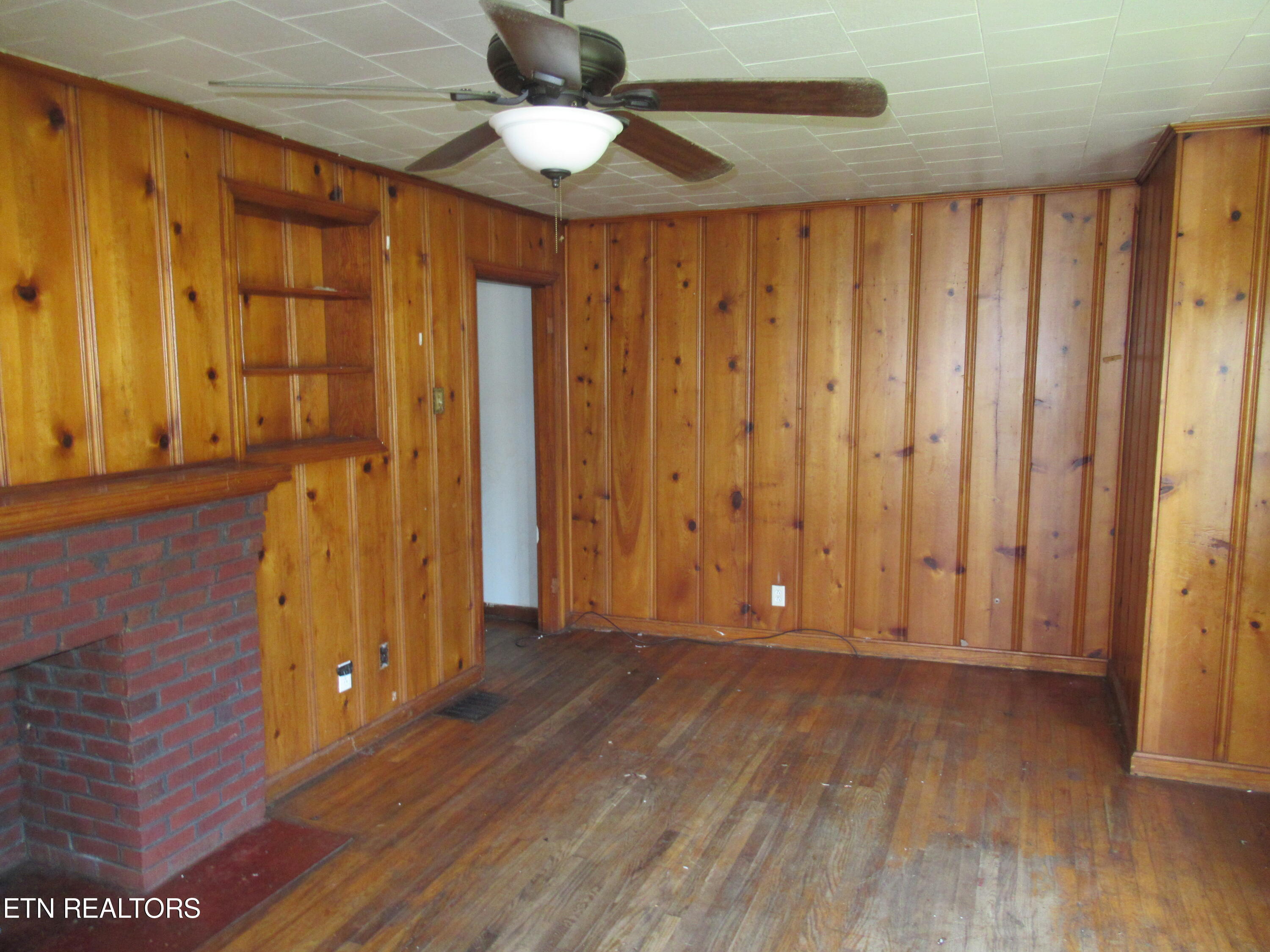 10827 Rutledge Pike Blaine, TN 37709 - Photo 5 of 19 IMG_3809