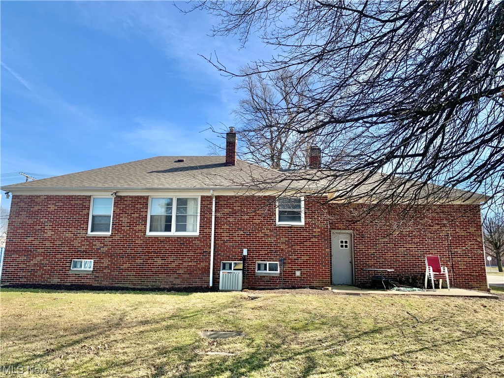 6988 Pearl Road Cleveland, OH 44130 - Photo 23 of 28 Gallery Image 23