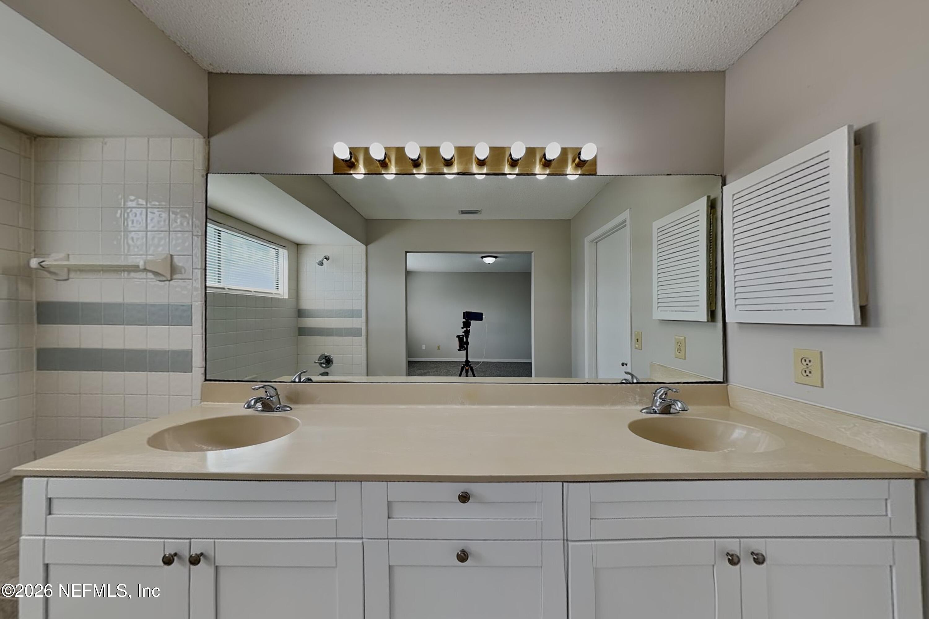 5332 Fort Caroline Road Jacksonville, FL 32277 - Photo 13 of 24 12_Primary_Bathroom-01_Image_SZDTaCJdEv