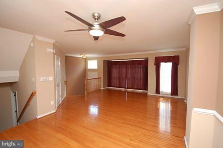 24675 Kings Canyon Square Stone Ridge, VA 20105 - Photo 14 of 23 Living Room