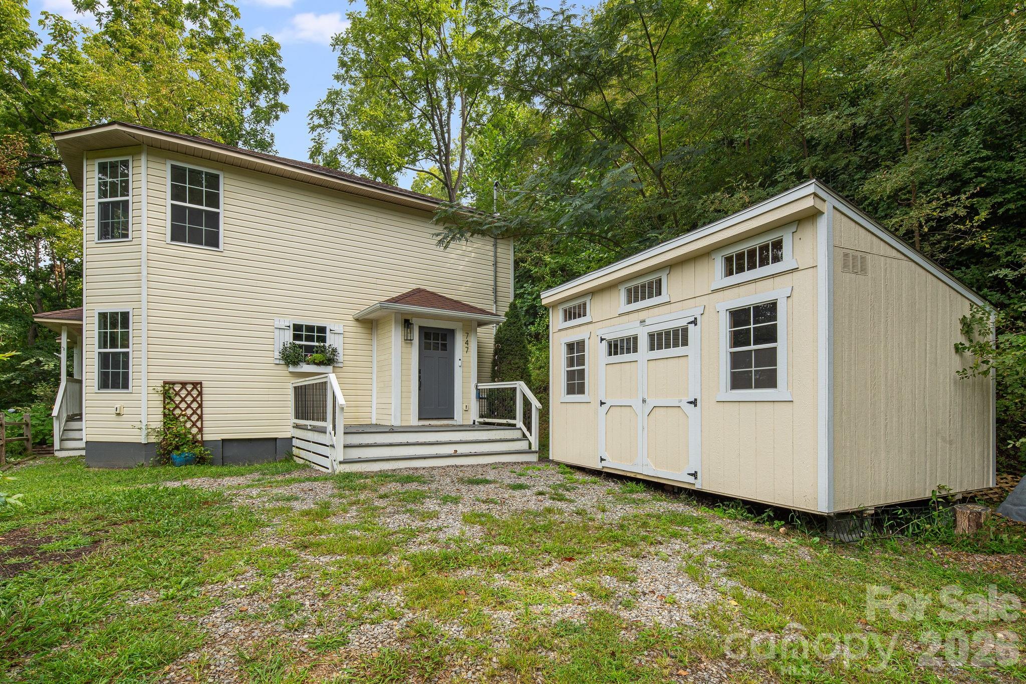 747 Osborne Road Clyde, NC 28721 - Photo 2 of 40 Gallery Image 2