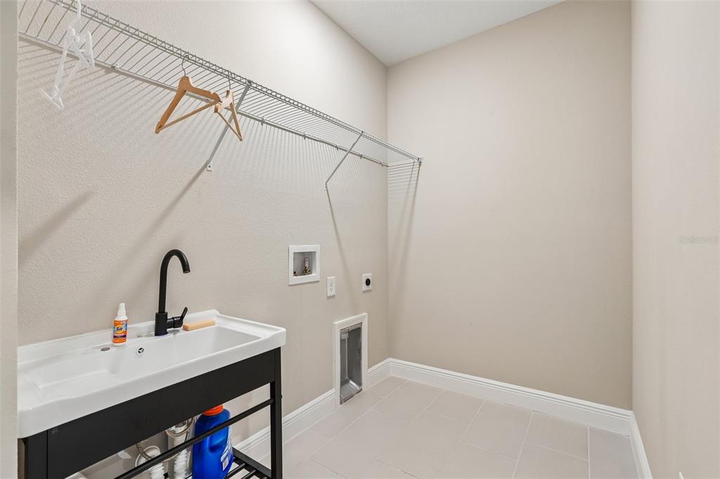 327 Mangrove Manor Drive Apollo Beach, FL 33572 - Photo 19 of 30