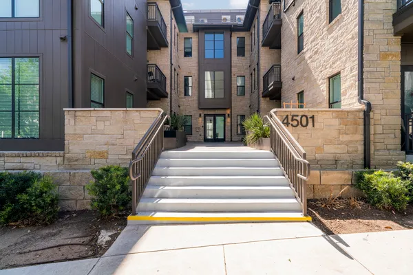 $3,300 | 4501 Jackson Avenue, Unit 5205, Austin, TX 78731