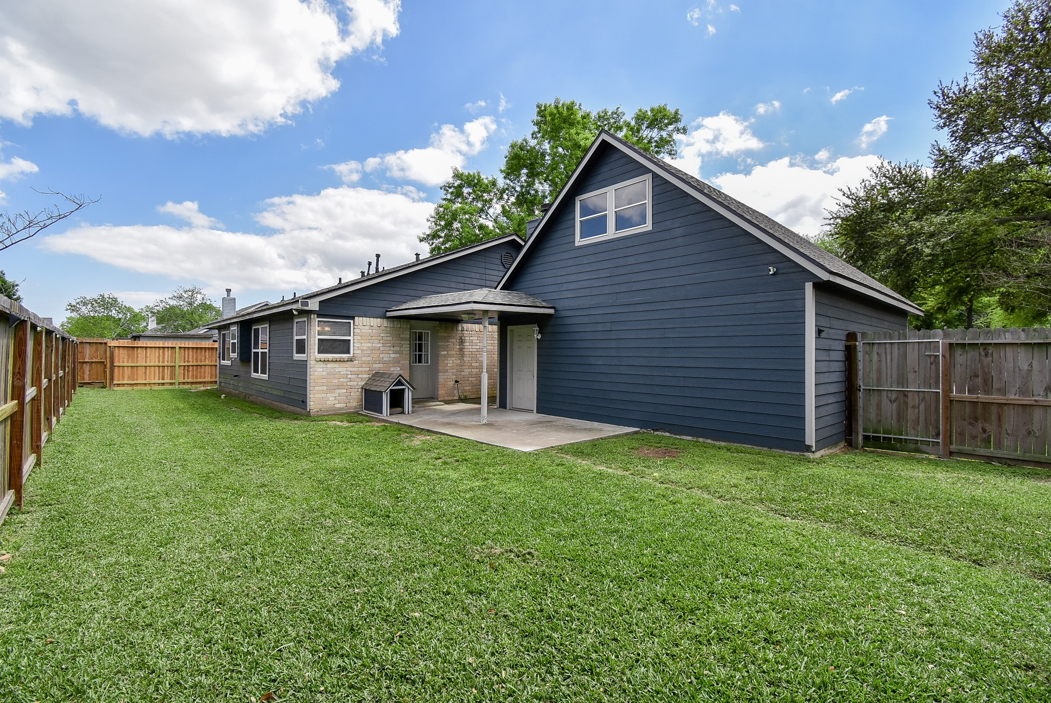 5911 Butterfly Circle Pasadena, TX 77505 - Photo 42 of 45 a front view of house with yard and green space