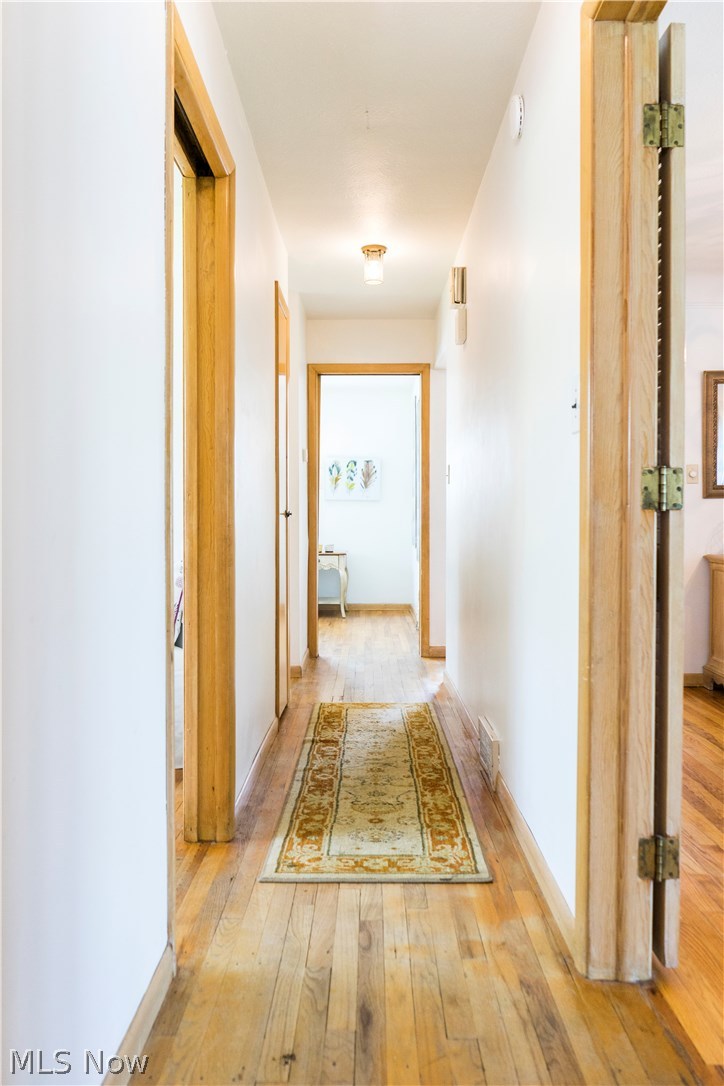 4923 North Sedgewick Road Cleveland, OH 44124 - Photo 4 of 13 Gallery Image 4