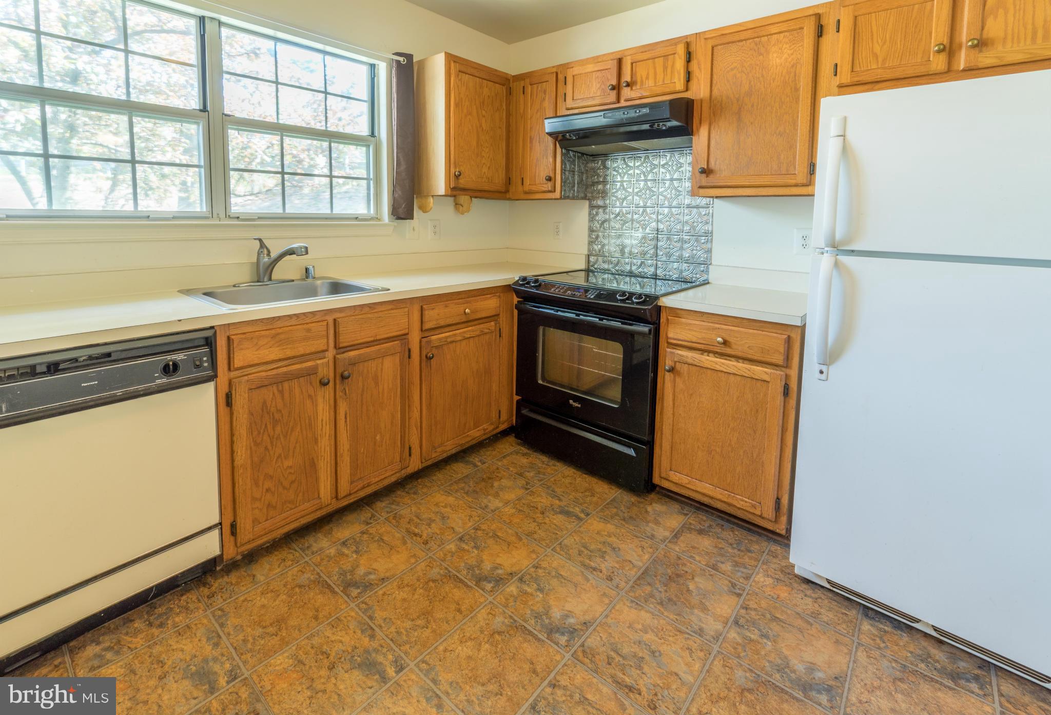 1337 Upcot Court Capitol Heights, MD 20743 - Photo 4 of 28 Kitchen