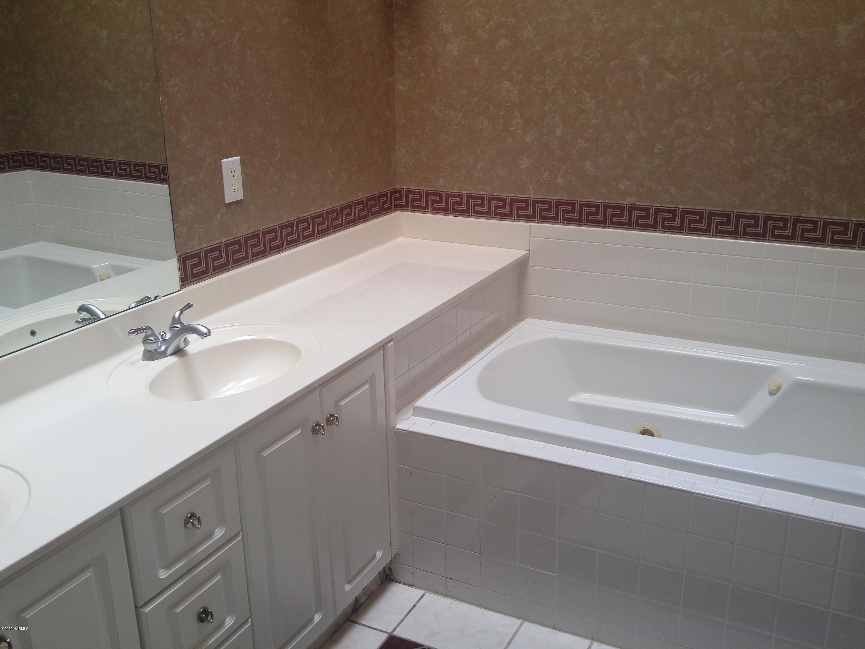 601 Spring Forest Road, Unit H Greenville, NC 27834 - Photo 12 of 16 master bath