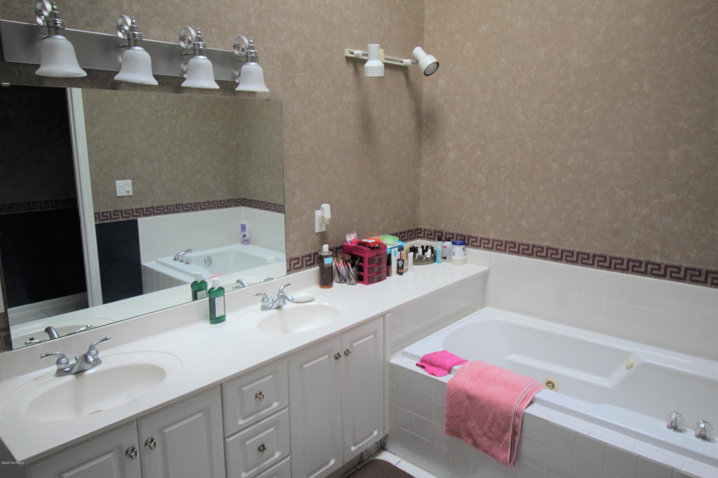 601 Spring Forest Road, Unit H Greenville, NC 27834 - Photo 5 of 16 Master Bathroom with jetted tub