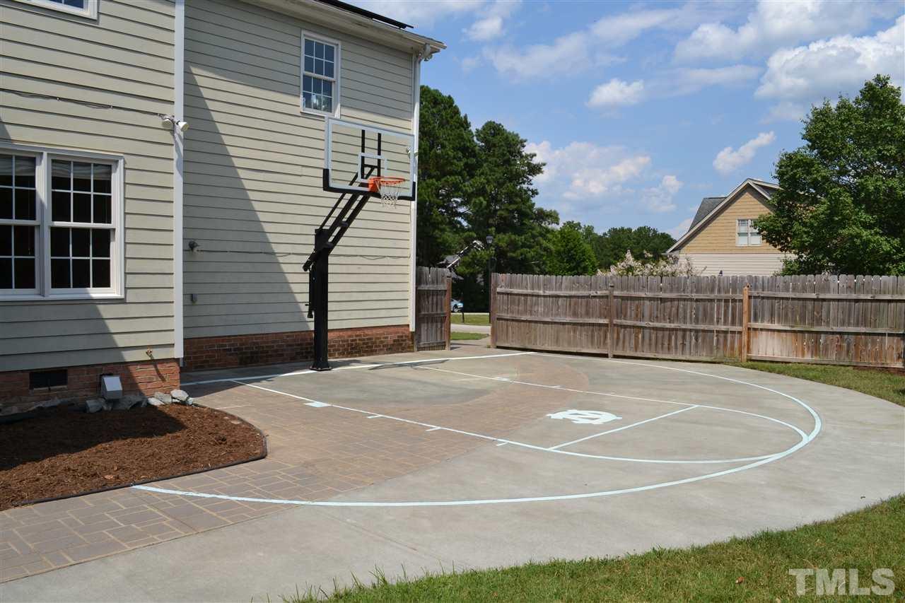 5305 Harbor Crest Road Raleigh, NC 27614 - Photo 19 of 26 Fun shooting hoops