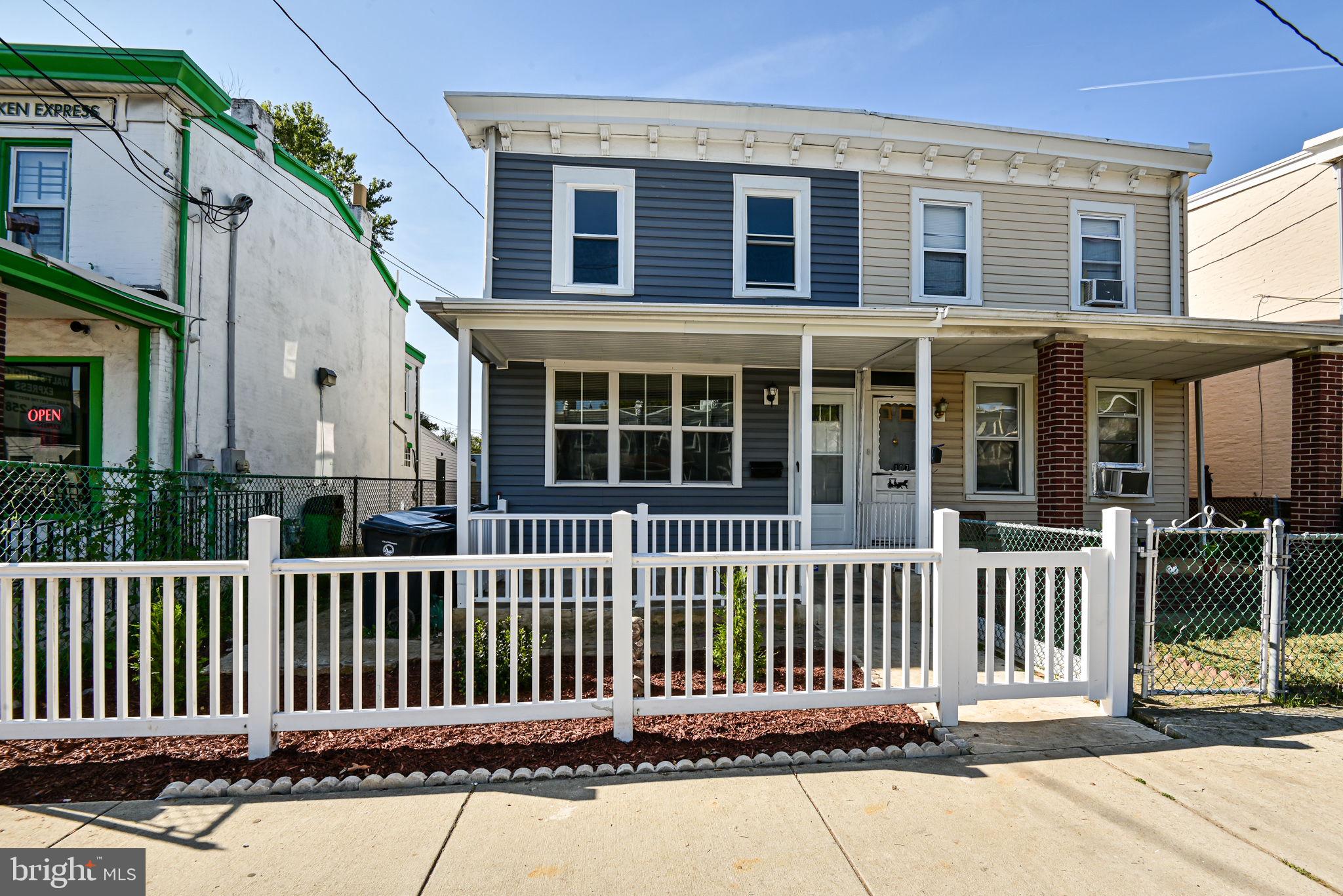 105 North Lincoln St  