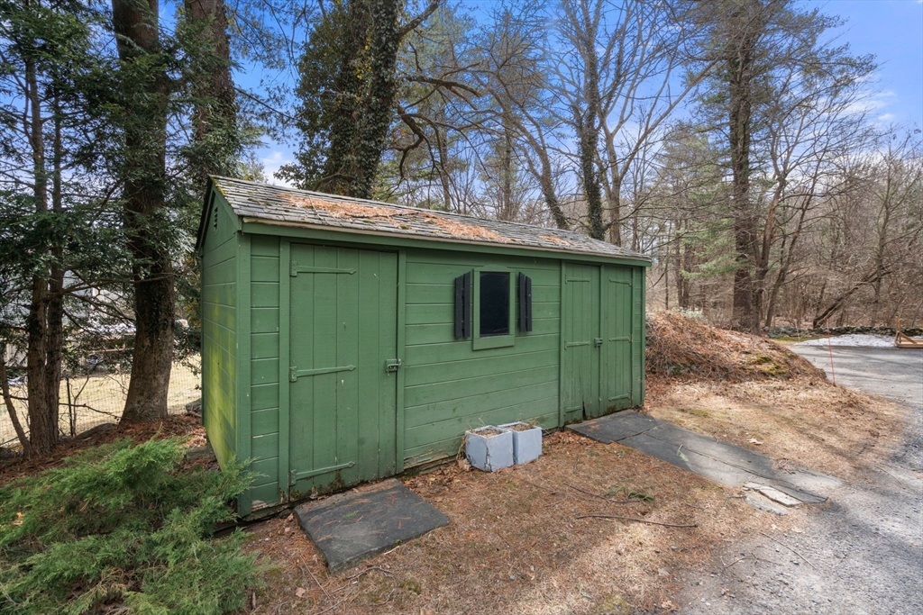 14 Westland Road Weston, MA 02493 - Photo 28 of 31 Gallery Image 28