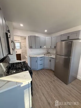 $2,950 | 57 Charles Street, Carteret, NJ 07008