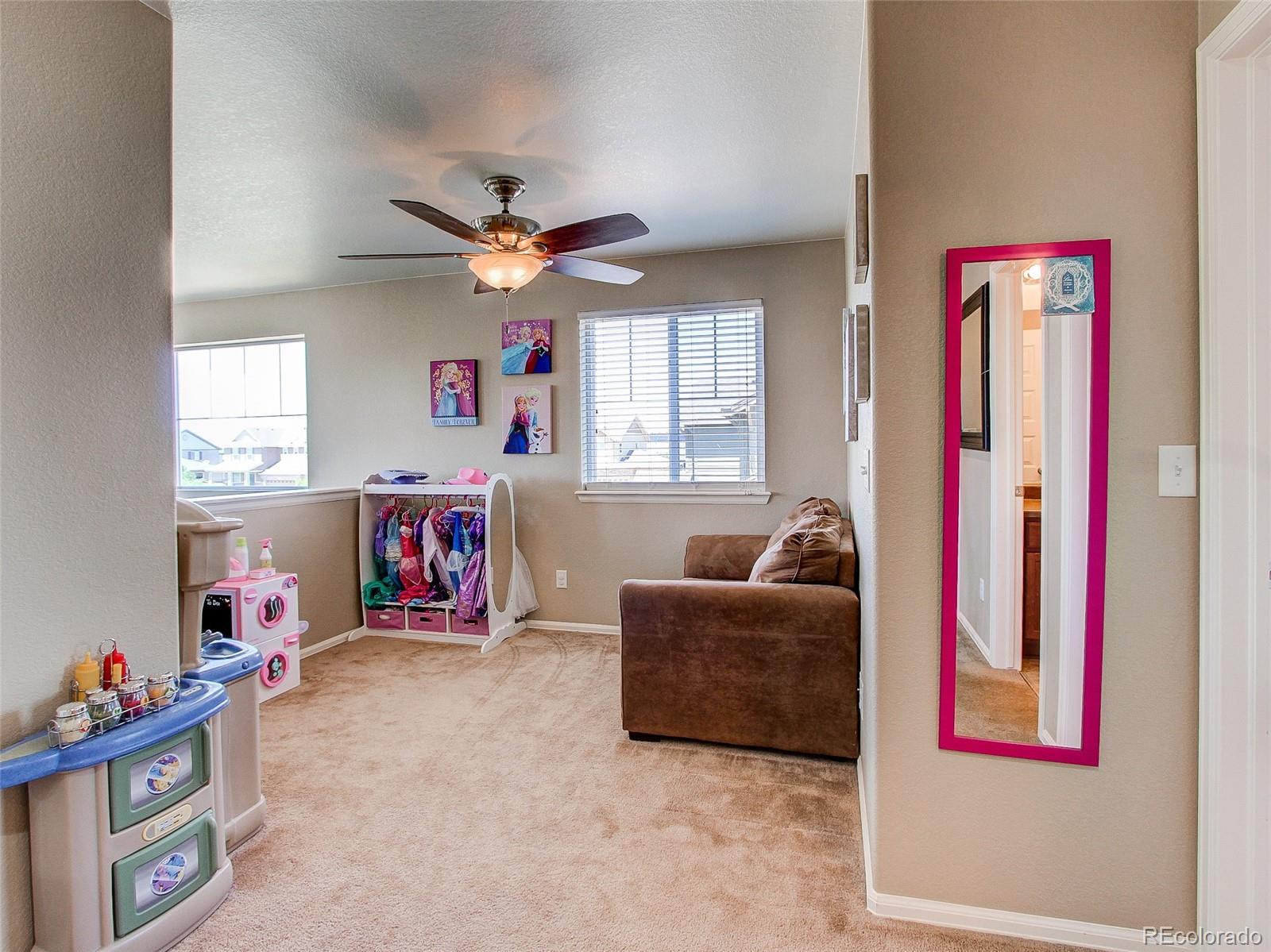 142 North Jackson Gap Way Aurora, CO 80018 - Photo 11 of 28