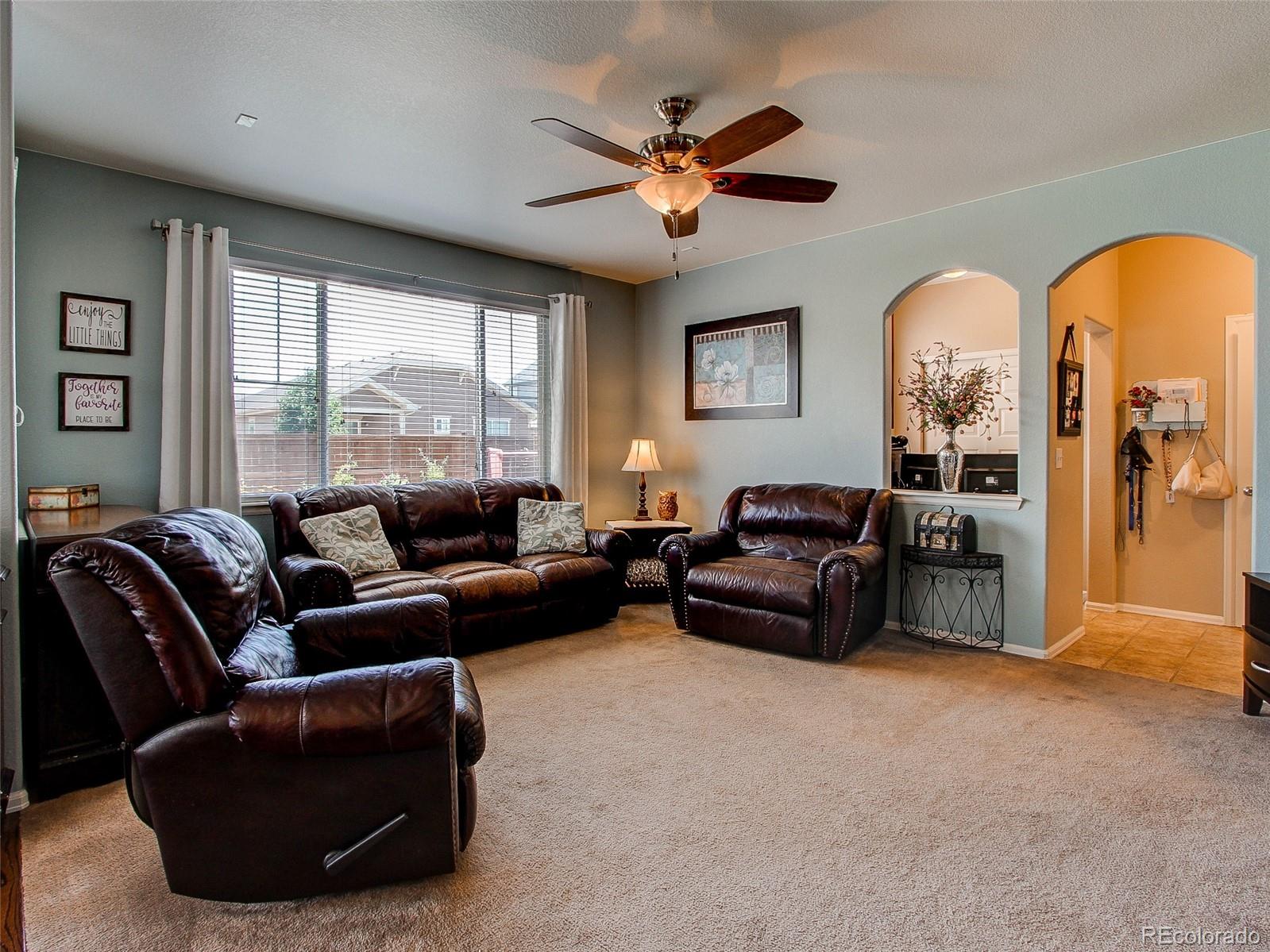 142 North Jackson Gap Way Aurora, CO 80018 - Photo 9 of 28