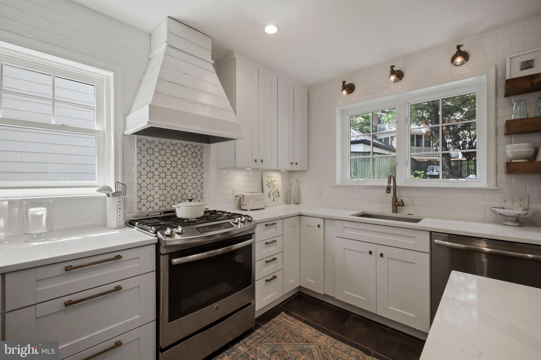 4232 Reno Road Northwest Washington, DC 20008 - Photo 10 of 41