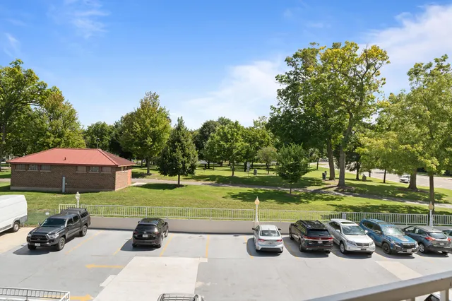 $129,000 | 335 Wrigley Drive, Unit 308, Lake Geneva, WI 53147