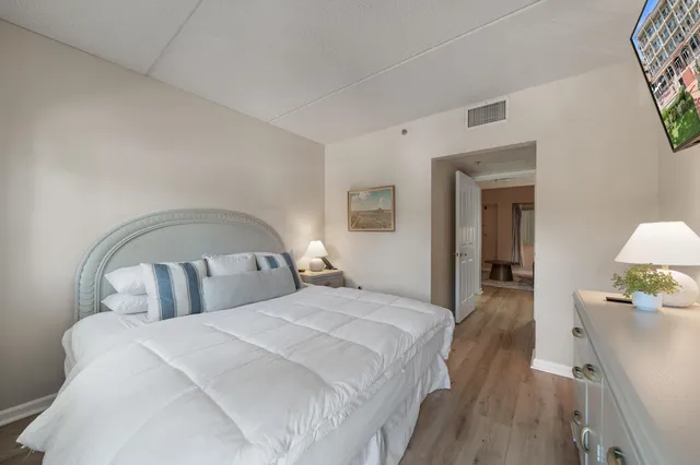 $129,000 | 335 Wrigley Drive, Unit 308, Lake Geneva, WI 53147