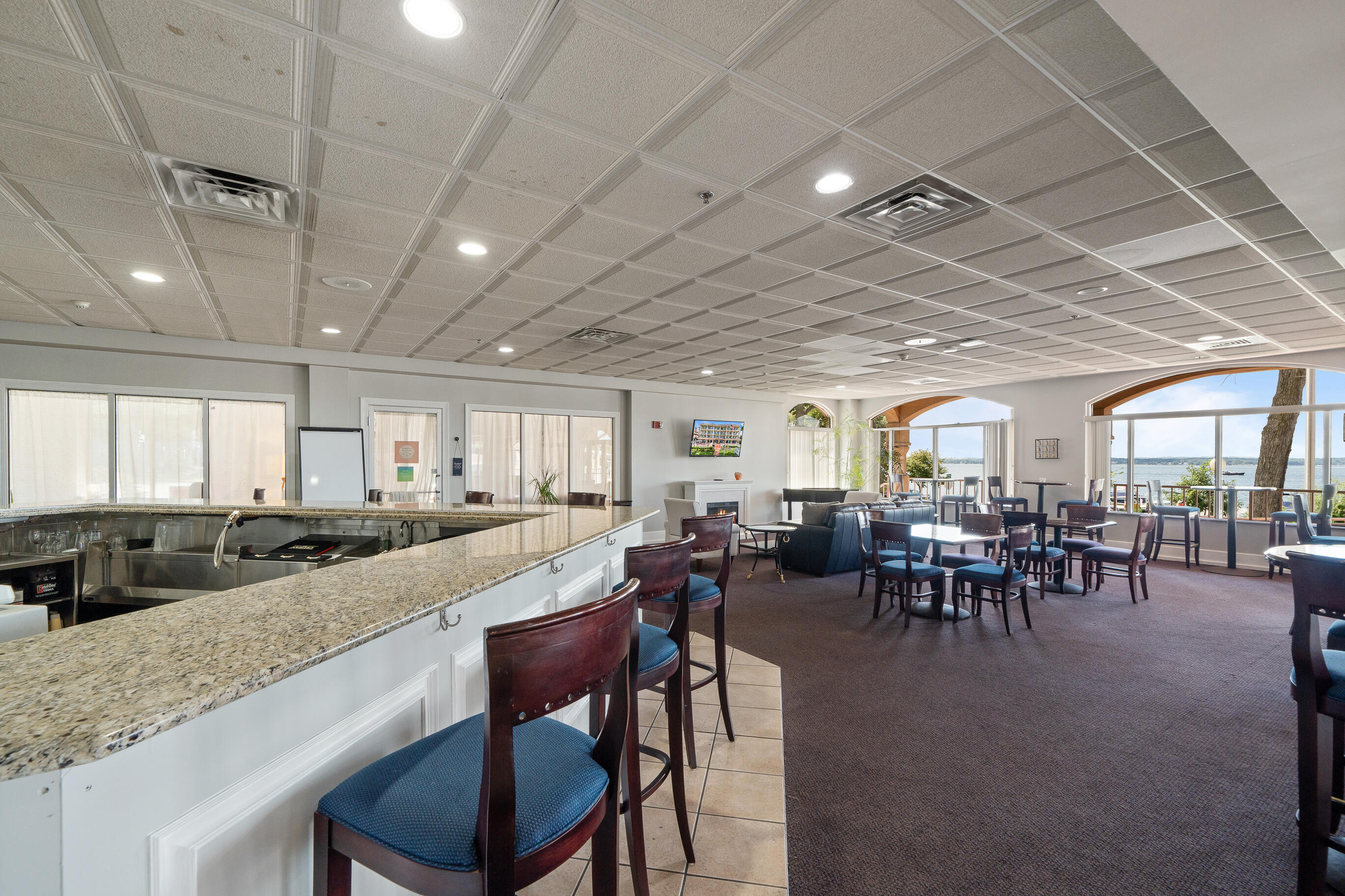 335 Wrigley Drive, Unit 308 Lake Geneva, WI 53147 - Photo 24 of 49 Hotel Event Space and Bar