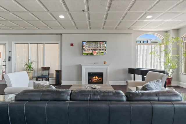 $129,000 | 335 Wrigley Drive, Unit 308, Lake Geneva, WI 53147