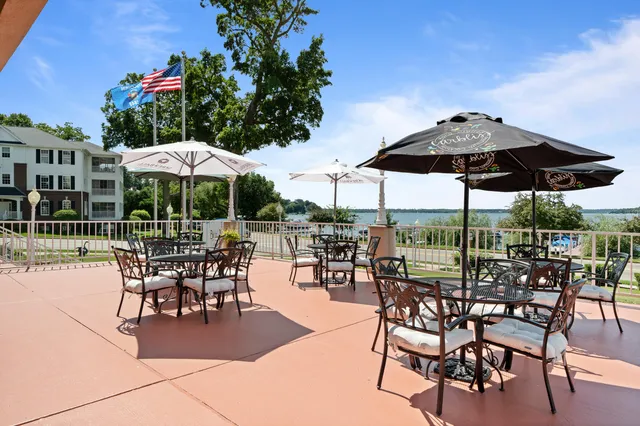 $129,000 | 335 Wrigley Drive, Unit 308, Lake Geneva, WI 53147