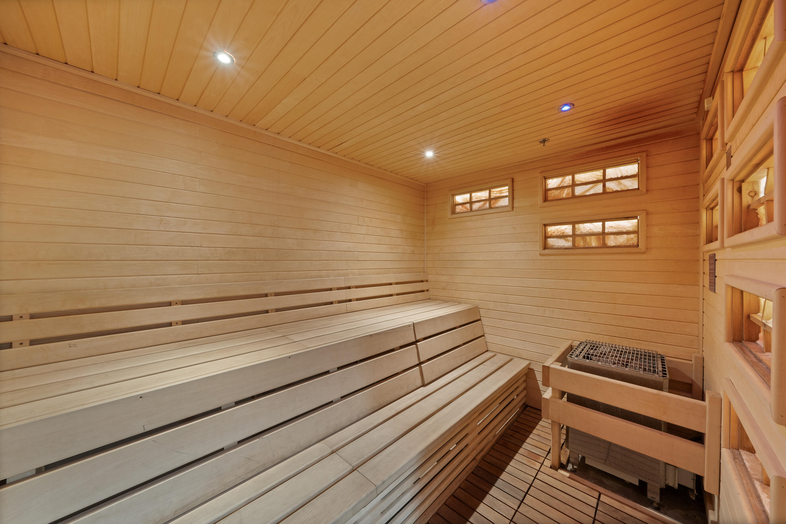 335 Wrigley Drive, Unit 308 Lake Geneva, WI 53147 - Photo 31 of 49 Hotel Sauna