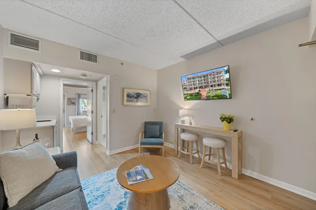 $129,000 | 335 Wrigley Drive, Unit 308, Lake Geneva, WI 53147