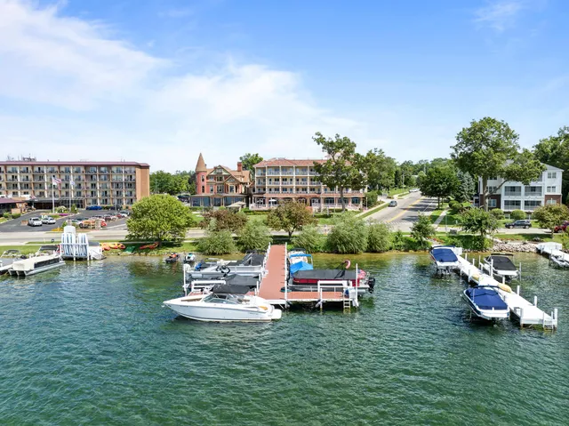 $129,000 | 335 Wrigley Drive, Unit 308, Lake Geneva, WI 53147