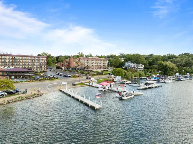 $129,000 | 335 Wrigley Drive, Unit 308, Lake Geneva, WI 53147