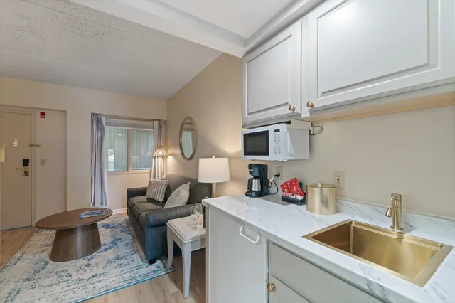 $129,000 | 335 Wrigley Drive, Unit 308, Lake Geneva, WI 53147