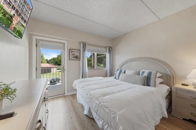 $129,000 | 335 Wrigley Drive, Unit 308, Lake Geneva, WI 53147