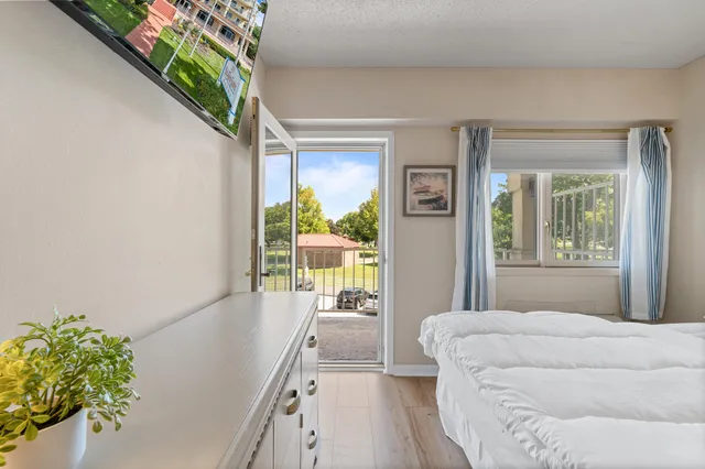 $129,000 | 335 Wrigley Drive, Unit 308, Lake Geneva, WI 53147