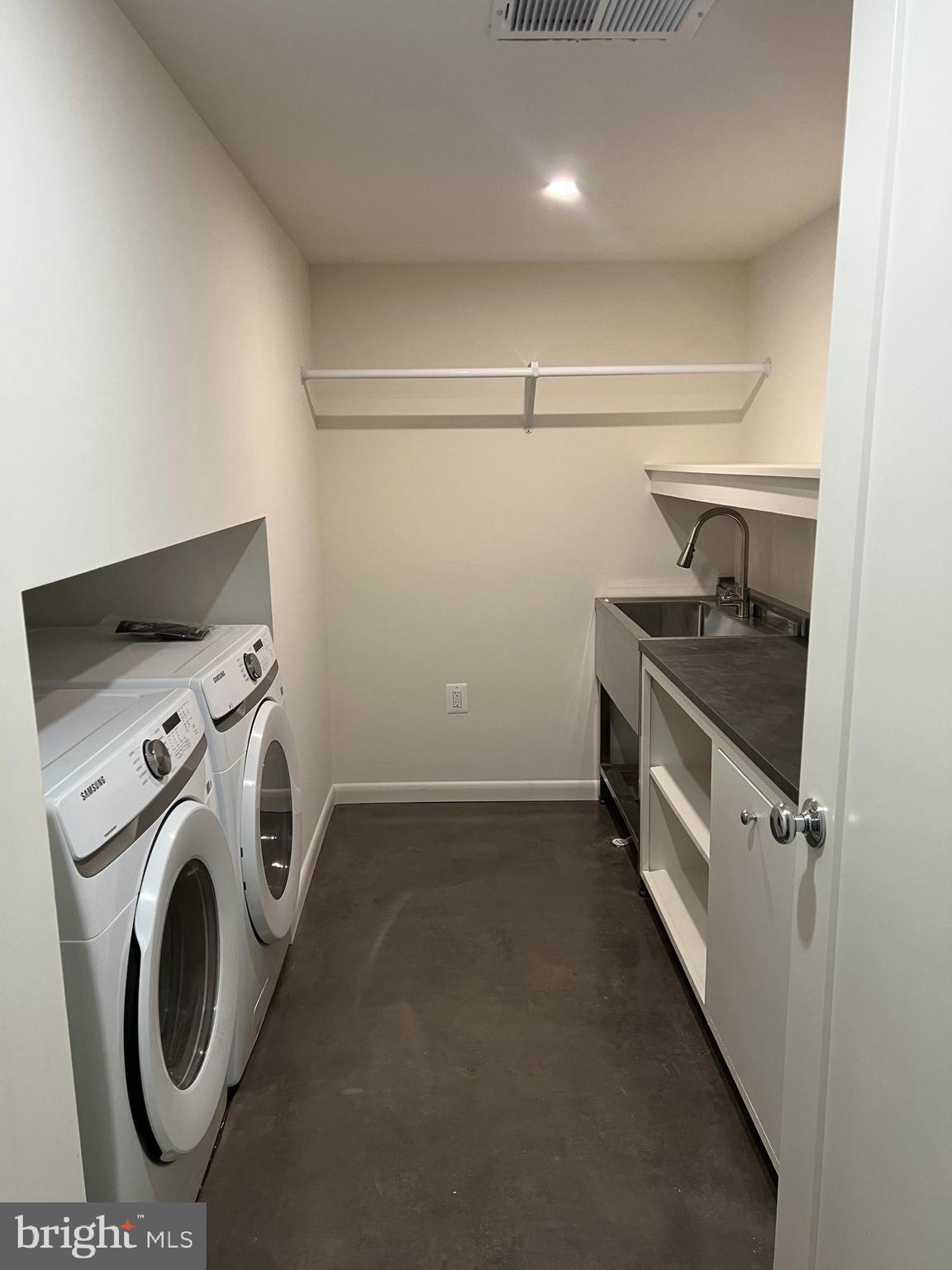 48 Waller Point Drive Stafford, VA 22554 - Photo 29 of 43 a utility room with dryer and washer