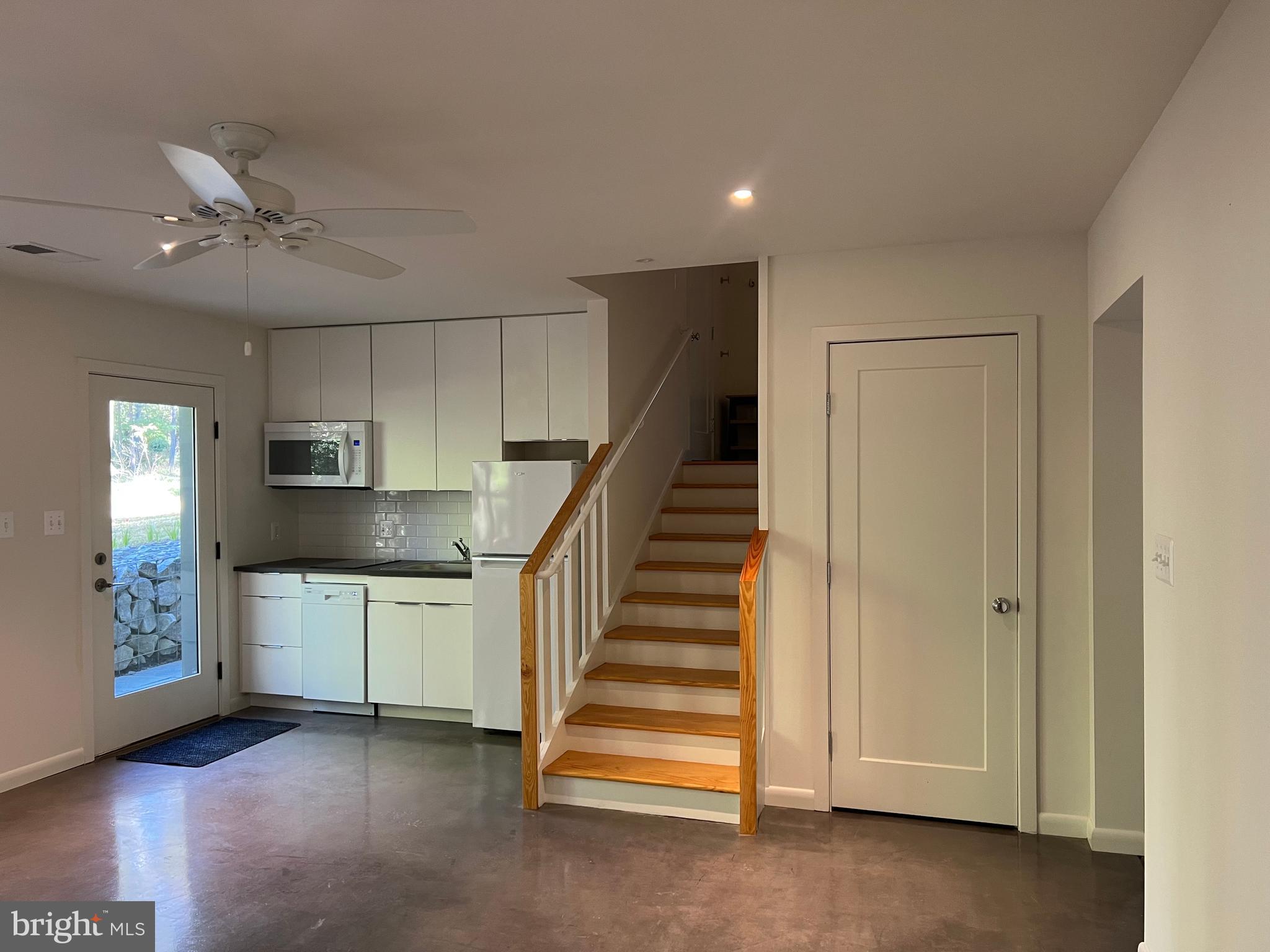 48 Waller Point Drive Stafford, VA 22554 - Photo 38 of 43 a view of entryway with cabinets