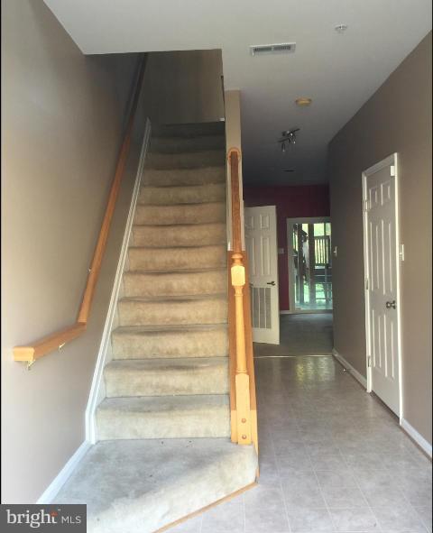 605 Trout Run Court Odenton, MD 21113 - Photo 2 of 14 Foyer