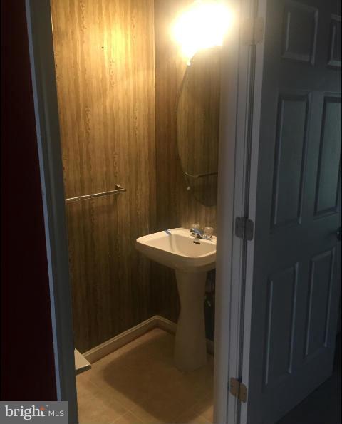 605 Trout Run Court Odenton, MD 21113 - Photo 4 of 14 Powder Room